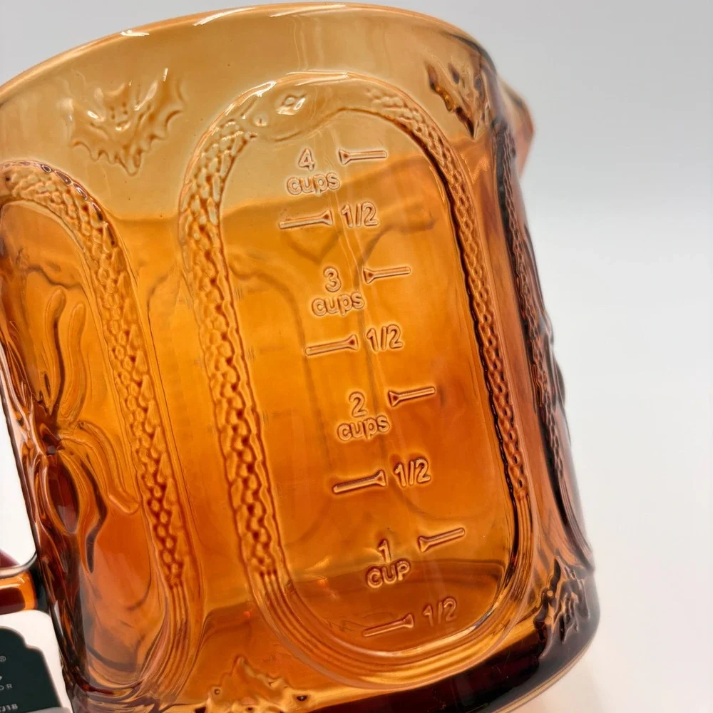Cook With Color CWC Amber Glass Measuring Cup 32oz Spiders Snakes Bats Halloween